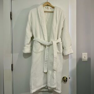 Pottery Barn Waffle Weave Resort Robe